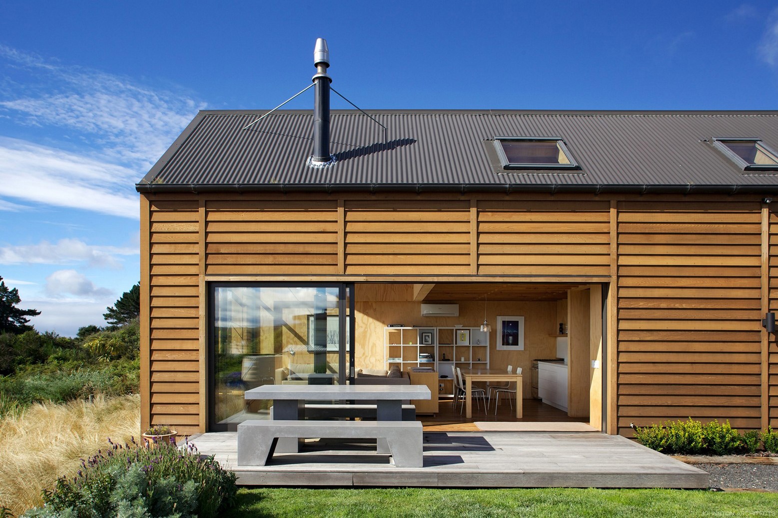 Johnston Architects 004 Bach Taieri Mouth Dunedin Otago