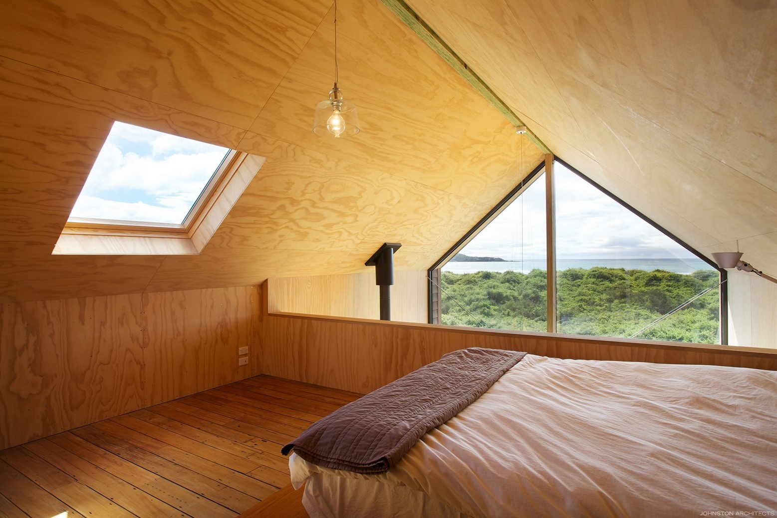 Johnston Architects 009 Small House Living Taieri Mouth Bach New Zealand Architects